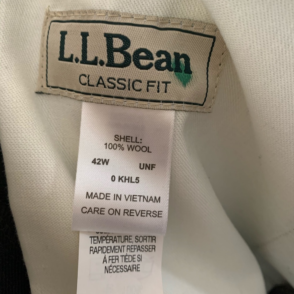 Men’s LL Bean Classic Fit dress slacks size 42
